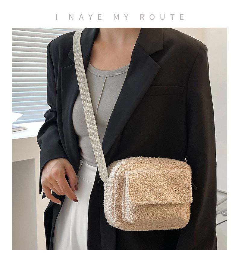 nouveau sac en fourrure Teddy femme 2023 version coréenne du sac à aisselles à une épaule mode tendance sac en peluche petit sac carré
