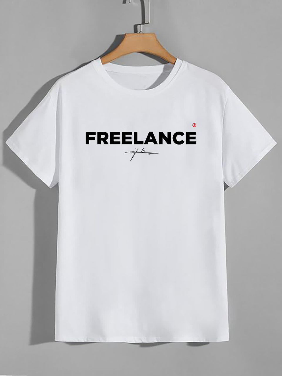 T-shirt FREELANCE pour jeunes hommes et femmes - Habit de tendance made by Jules Beco disponible en 3 couleurs
