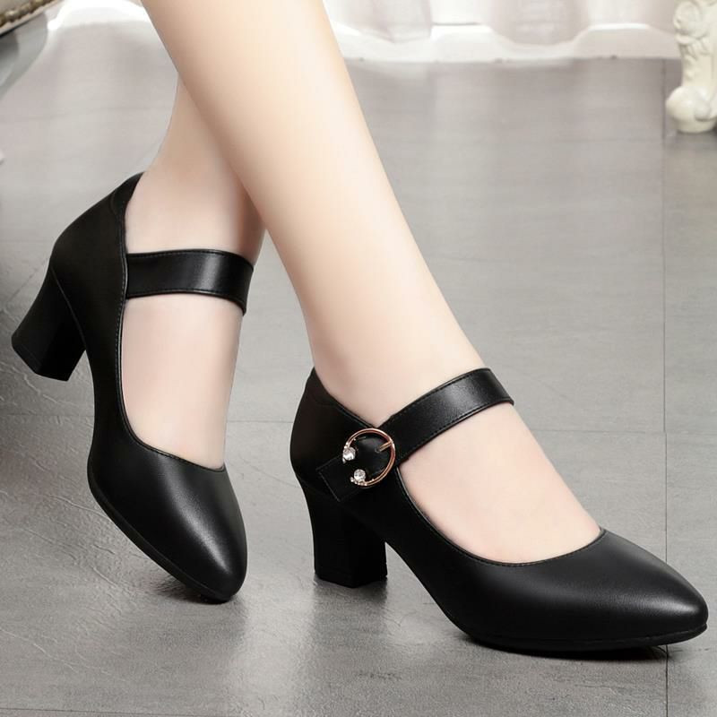 Chaussures pour femmes. nouvelle semelle souple talon épais boucle d'un mot talon haut chaussures simples femmes talon moyen bout rond chaussures en cuir pour femmes