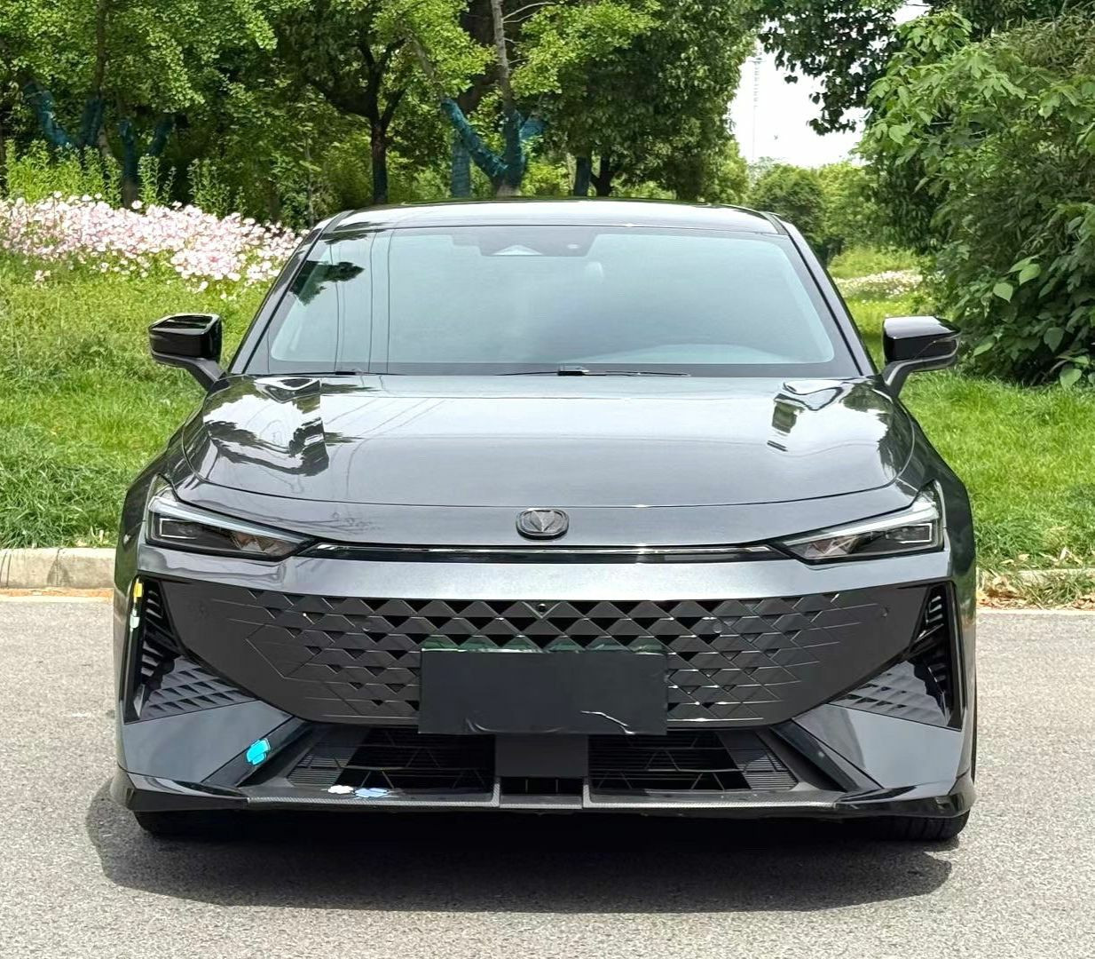 Changan modèle 2024 UNI-V 1.5T 2WD Édition Premium Automatique tout comme neuf
