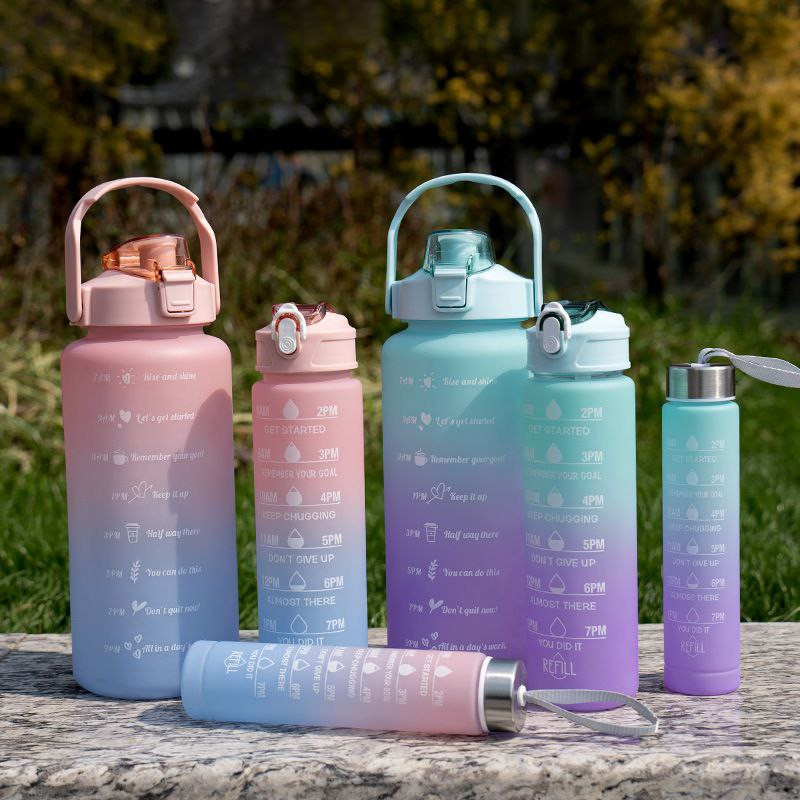 Dégradé trois pièces en plastique bouteille de sport portable paille espace tasse en plein air, tasse bouteille d'eau 2000ml